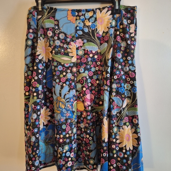 Lauren Max Black Flared Skirt With Colorful Flowers - Picture 4 of 8